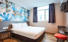 Ibis Budget Singapore Sapphire 2*